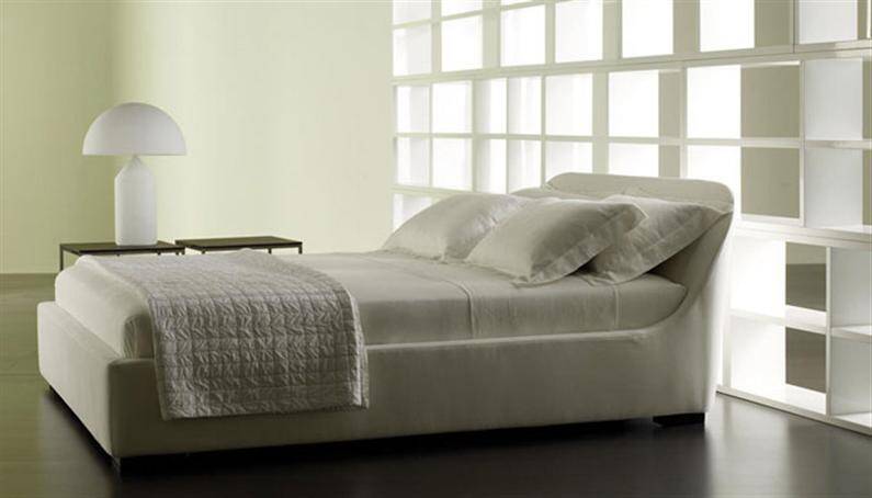 Classical beds reinterpreted with contemporary lines by Meridiani