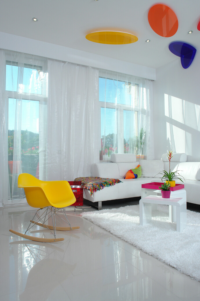Color and light in a dream apartment from Budapest (1)