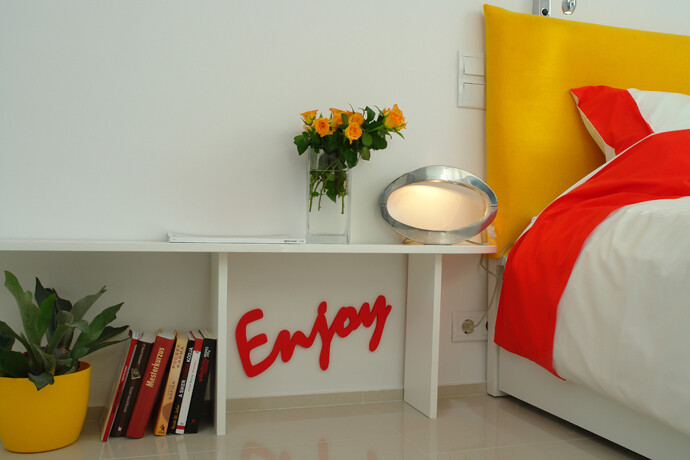 Color and light in a dream apartment from Budapest (6)
