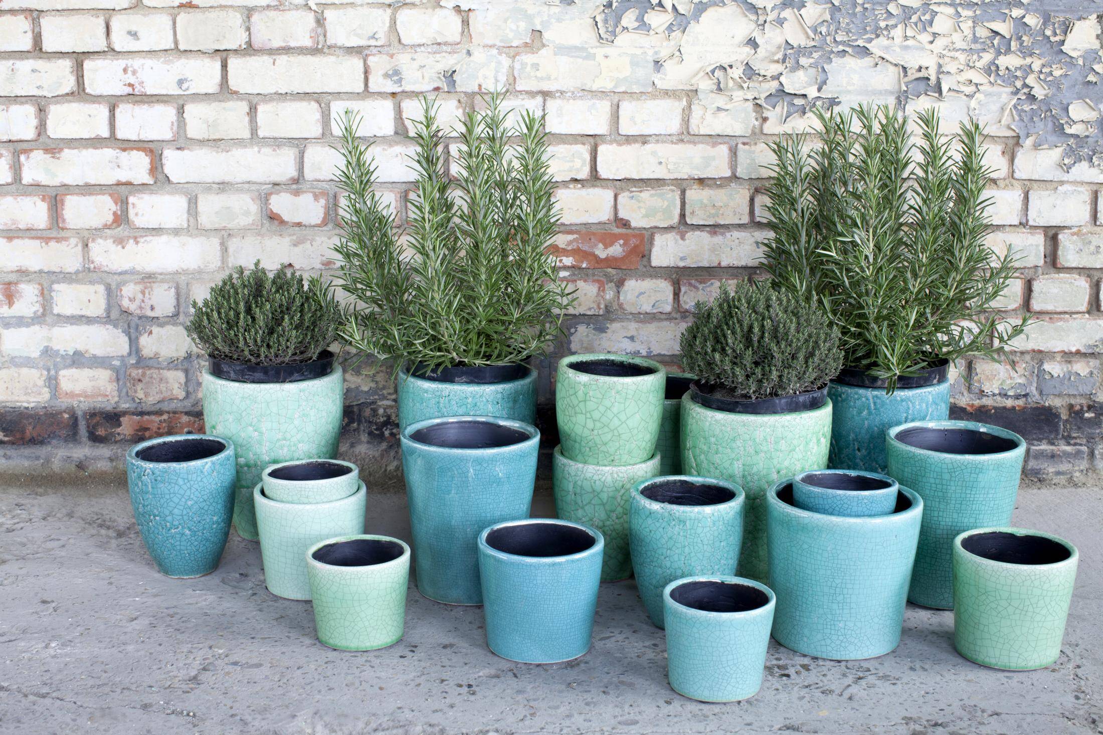 Serax - Flower pots can transform any garden or interior (1)