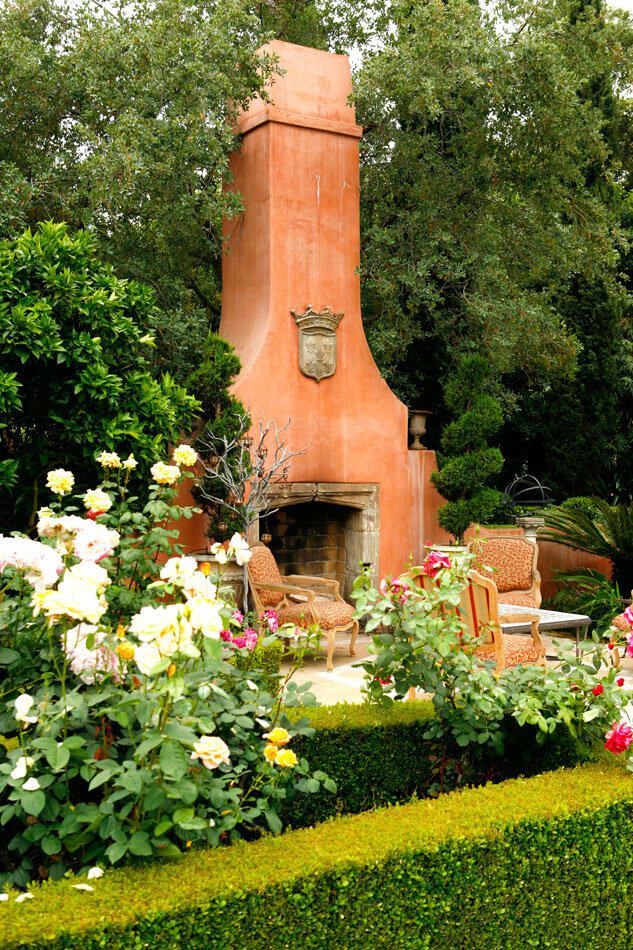 A beautiful Italian style garden by EPT Design (2)