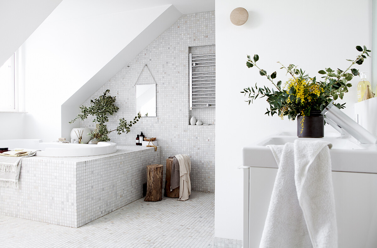 Daniella Witte and attractive bathroom „White ala Witte”