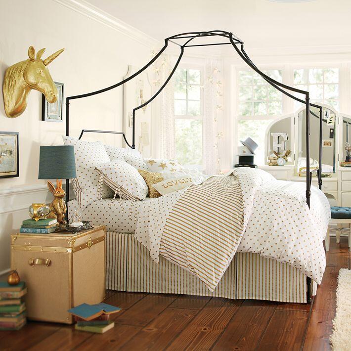 Bedroom ideas - canopy bed with contemporary design PB Teen (9)