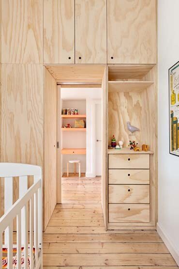 Flinders Lane Apartment by Clare Cousins Architects (11)