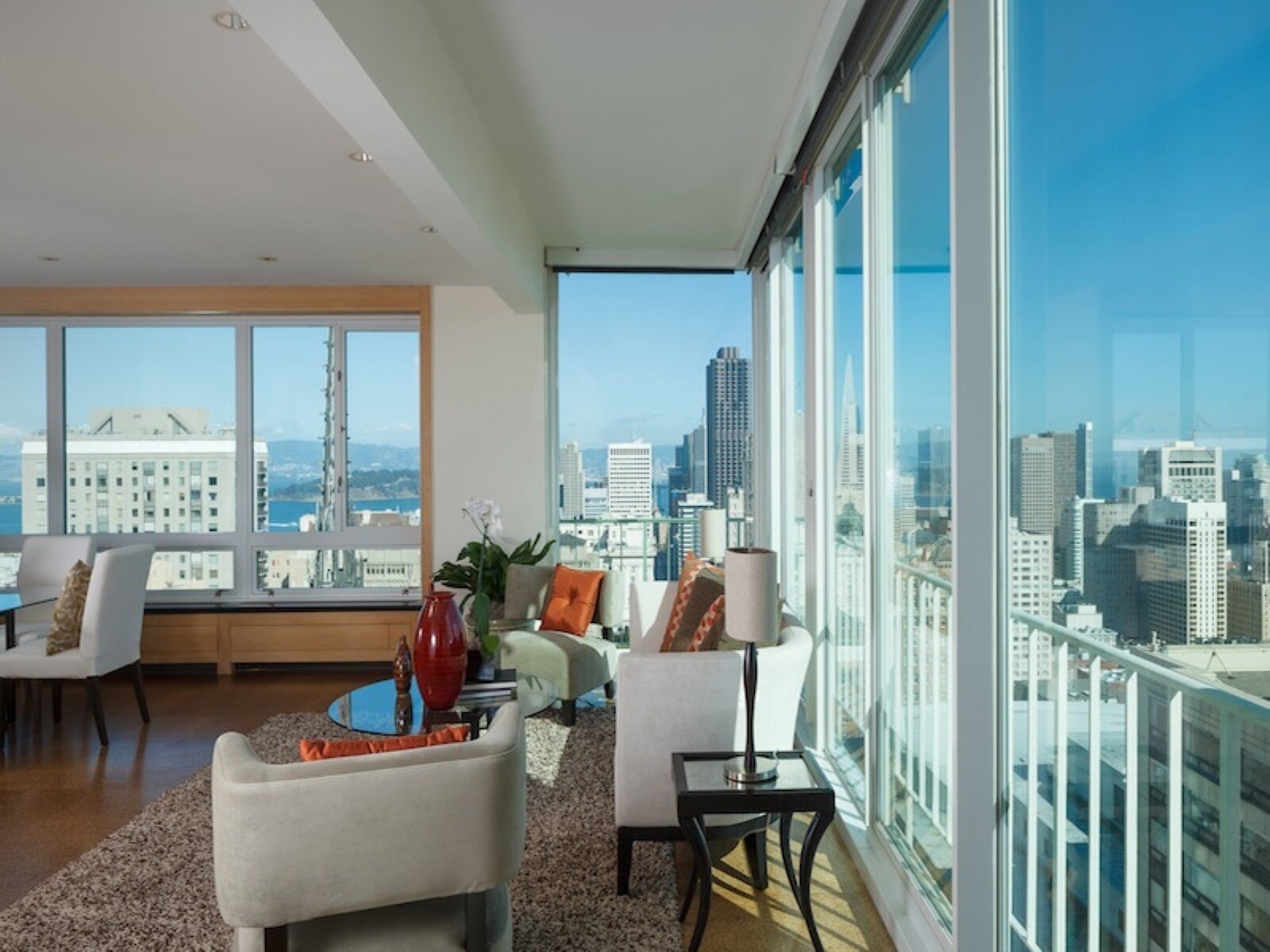Nob Hill Condo with majestic view over the city of San Francisco (1)