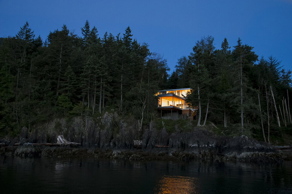 Gambier Island House - where beauty and silence reign by McFarlane Green Biggar Architects (1)