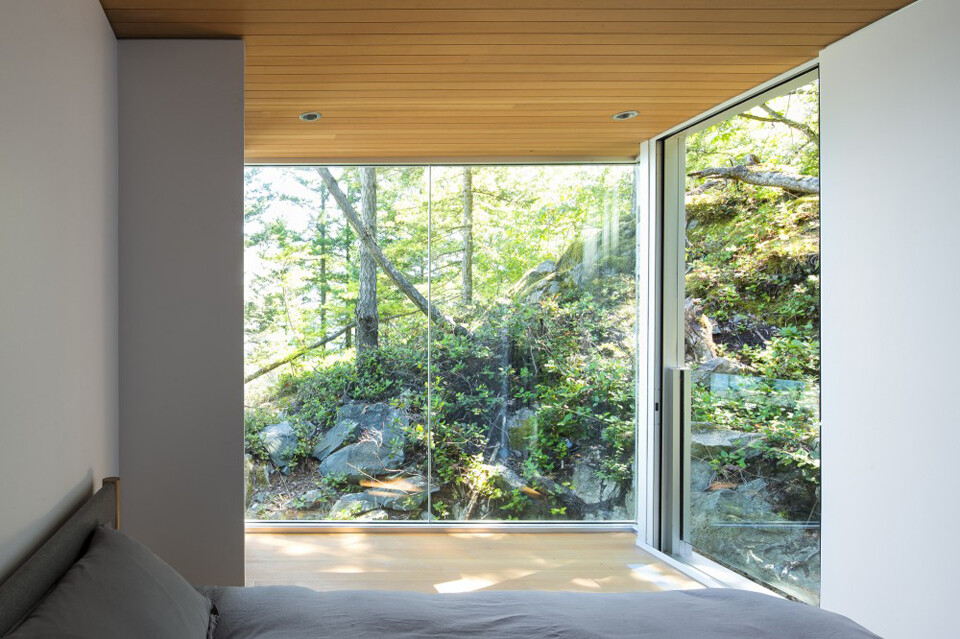 Gambier Island House - where beauty and silence reign by McFarlane Green Biggar Architects (8)