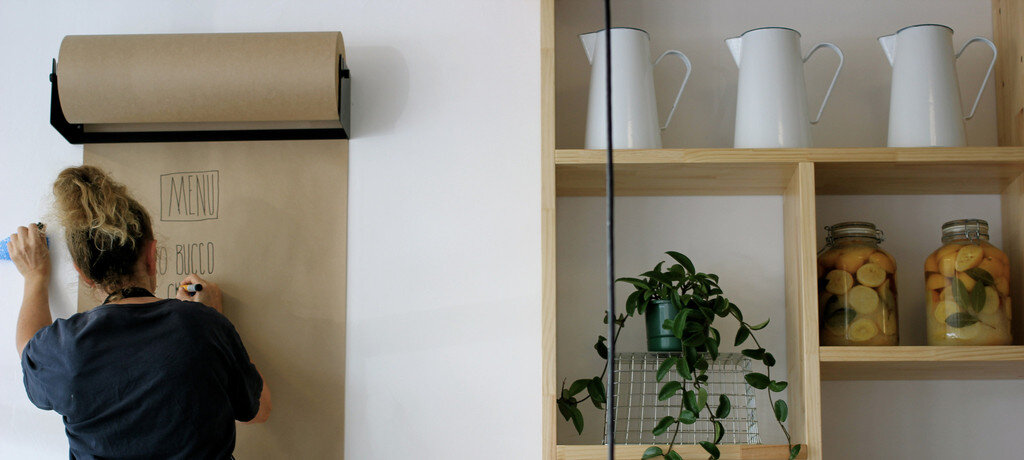 Wall mounted kraft paper roll display Studio Roller by George and Willy - www.homeworlddesign. com (7)