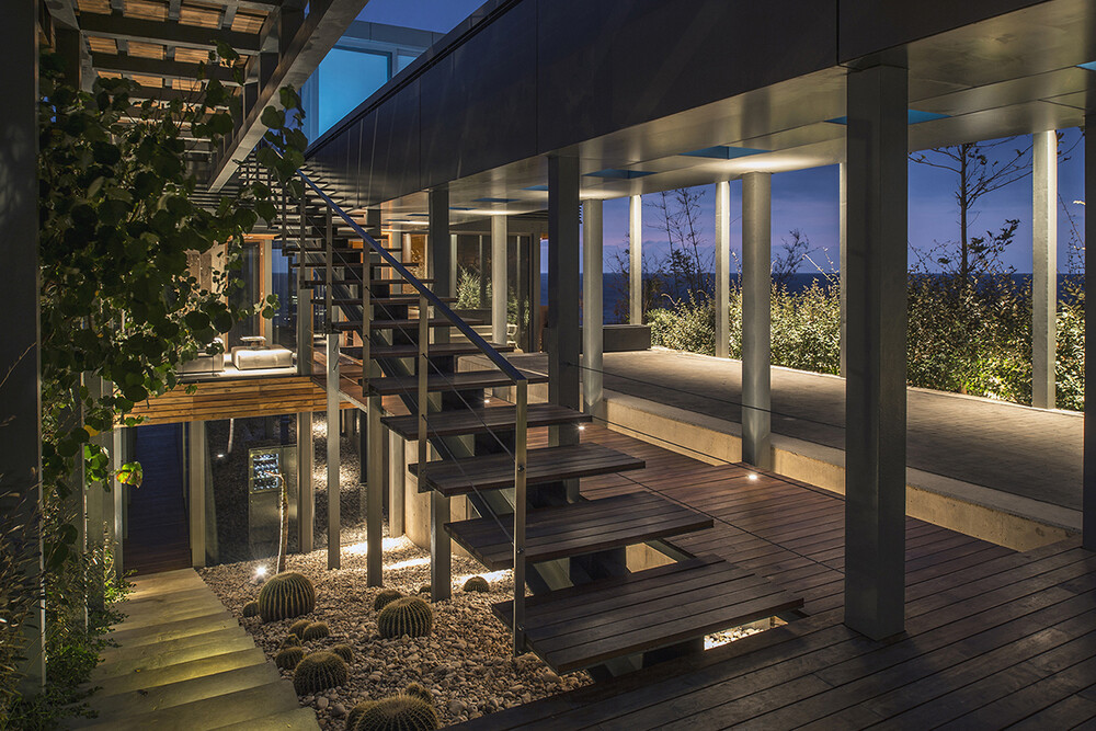 Amchit Residence by Blankpage Architects - www.homeworlddesign. com  (13)