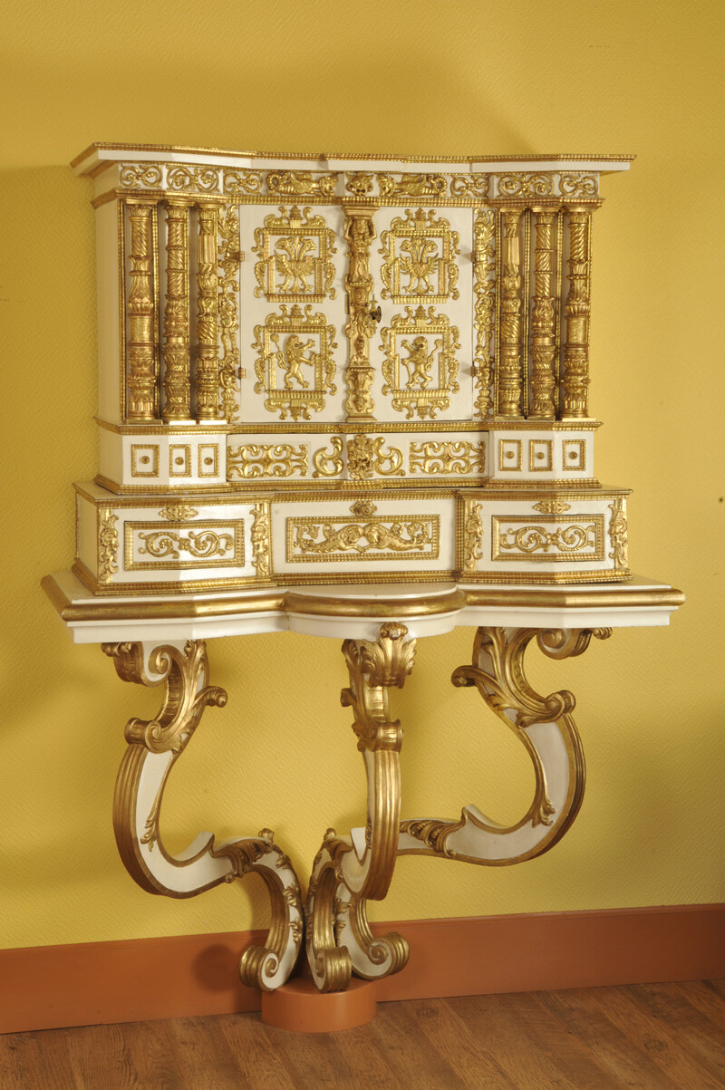 Antique furniture - uniqueness, art and history - www.homeworlddesign. com (10)