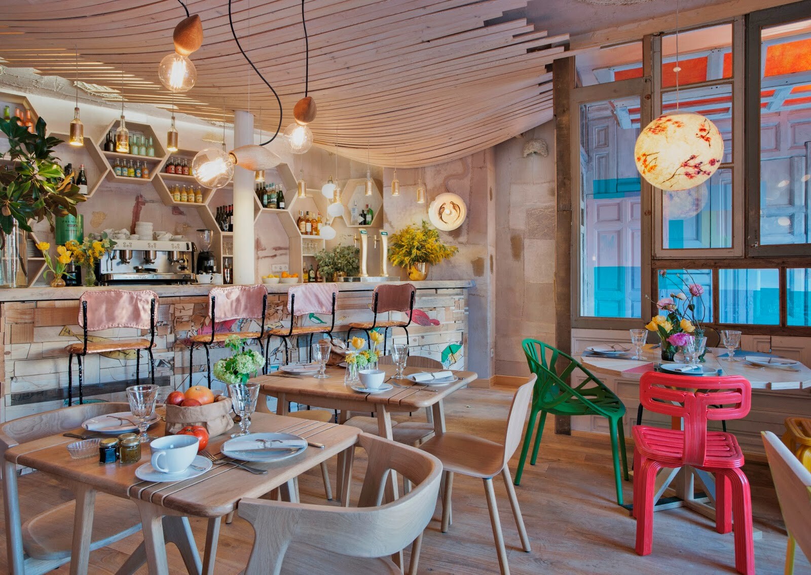 Mama Campo restaurant eclectic design with decors and pastel shades - www.homeworlddesign. com (1)