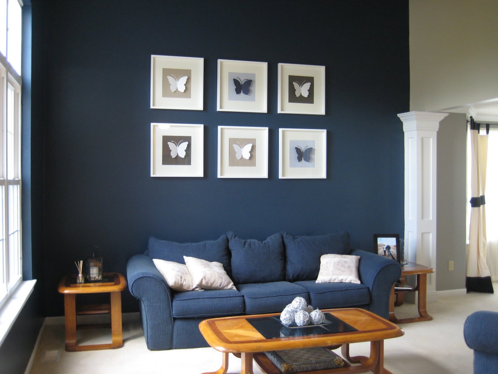 Painting Room With Hues Of Blue - www.homeworlddesign. com (14)