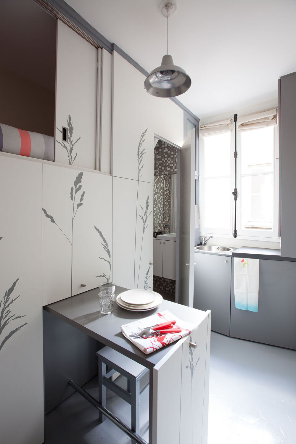 Tiny apartment in Paris KitoKo Studio transform 8 square meters - www. homeworlddesign. com (8)