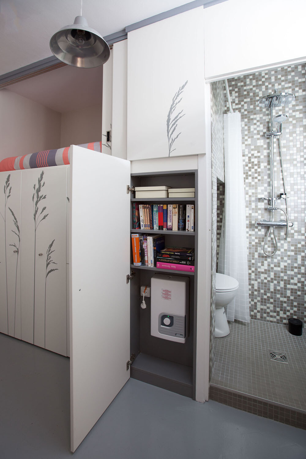 Tiny apartment in Paris KitoKo Studio transform 8 square meters - www. homeworlddesign. com (9)