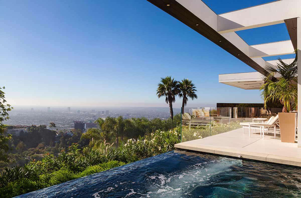 Take a tour inside the $85-million home in Beverly Hills - www.homeworlddesign. com (26)