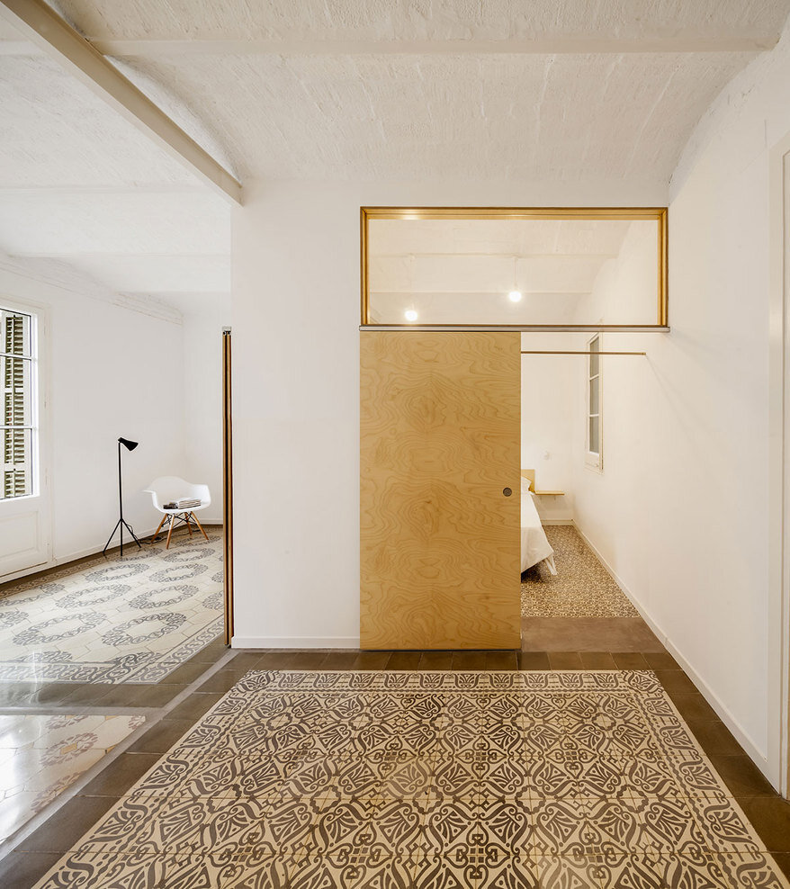 Apartment Eixample renovated by the Spanish architect Adrian Elizalde - HomeWorldDesign (6)
