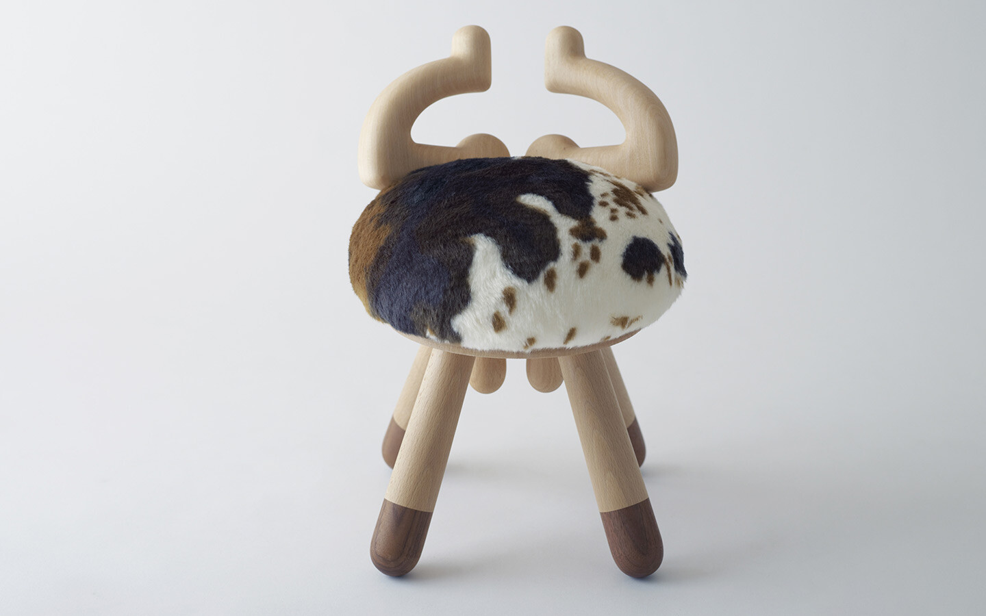 Collection of chairs Takeshi Sawada bring joy to children - HomeWorldDesign (8)