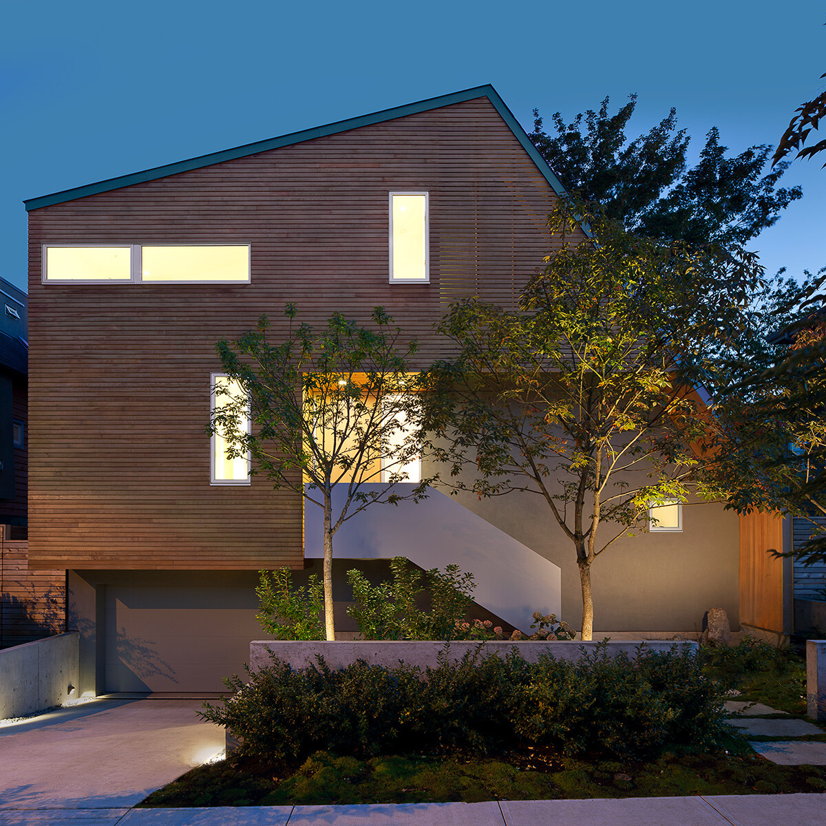 East Van House residence in Vancouver with an asymmetric geometry - Splyce Design - HomeWorldDesign (18)