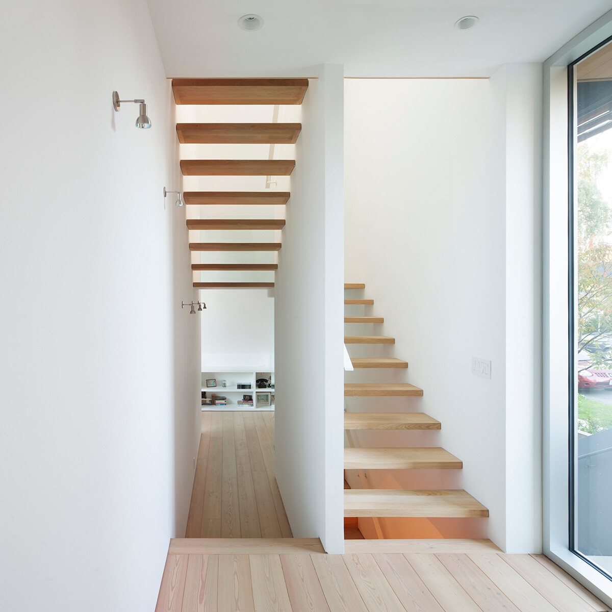 East Van House residence in Vancouver with an asymmetric geometry - Splyce Design - HomeWorldDesign (2)