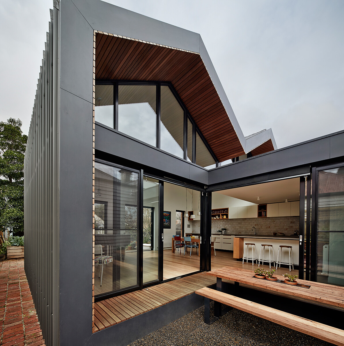 M House MAKE Architecture - A successful modification for more natural light - HomeWorldDesign (1)