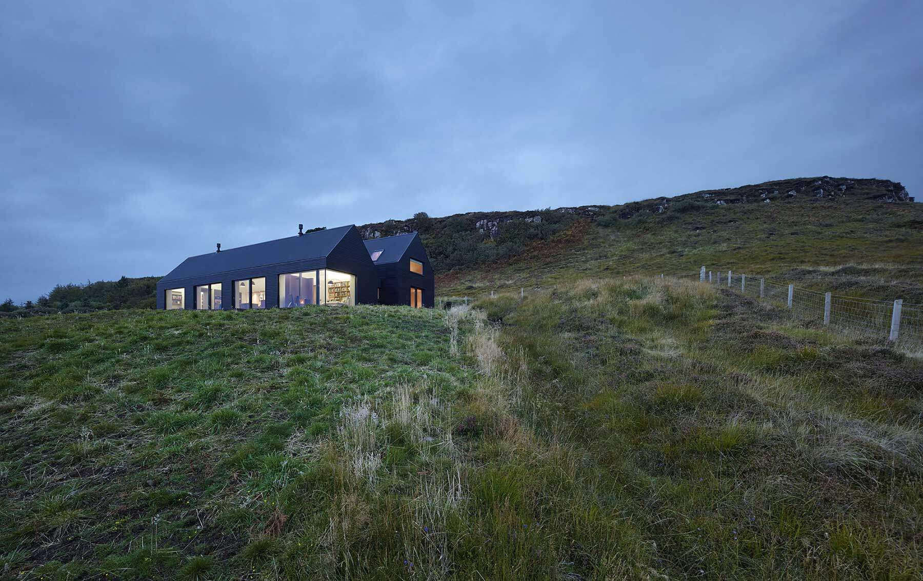 Skye Isle house inspired by Scottish farm barns - HomeWorldDesign (12)