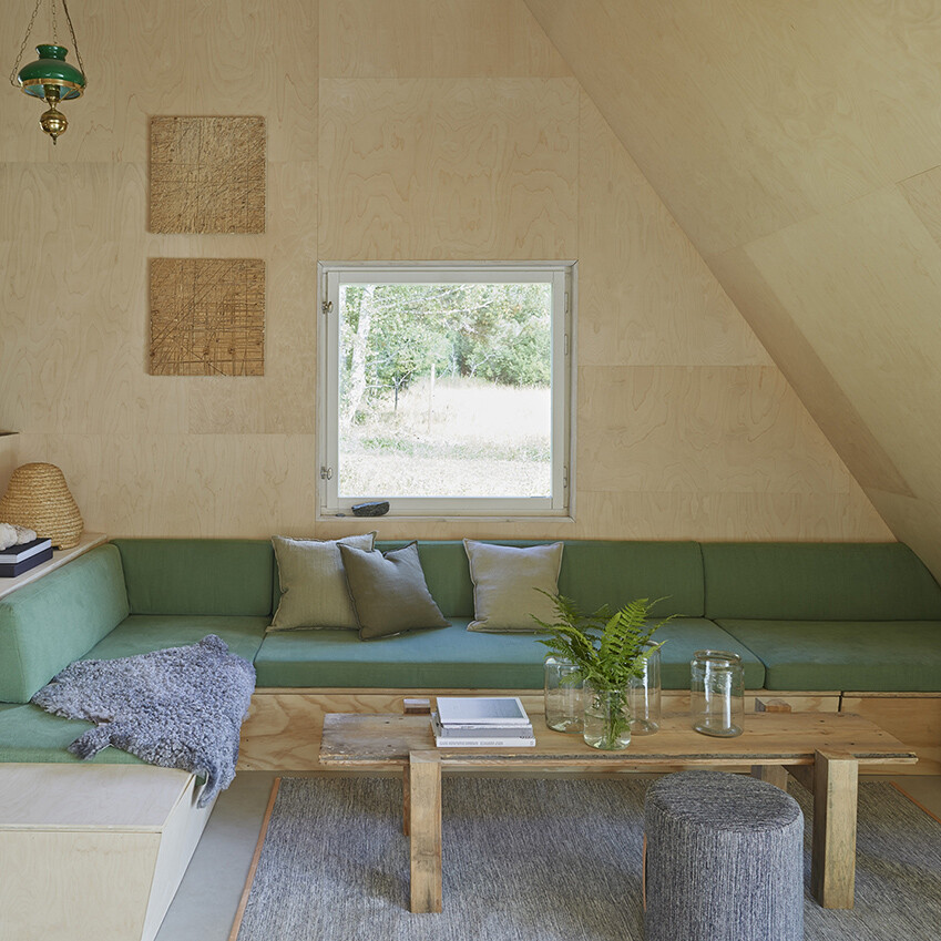 Summer house with triangular profile Leo Qvarsebo - HomeWorldDesign (3)