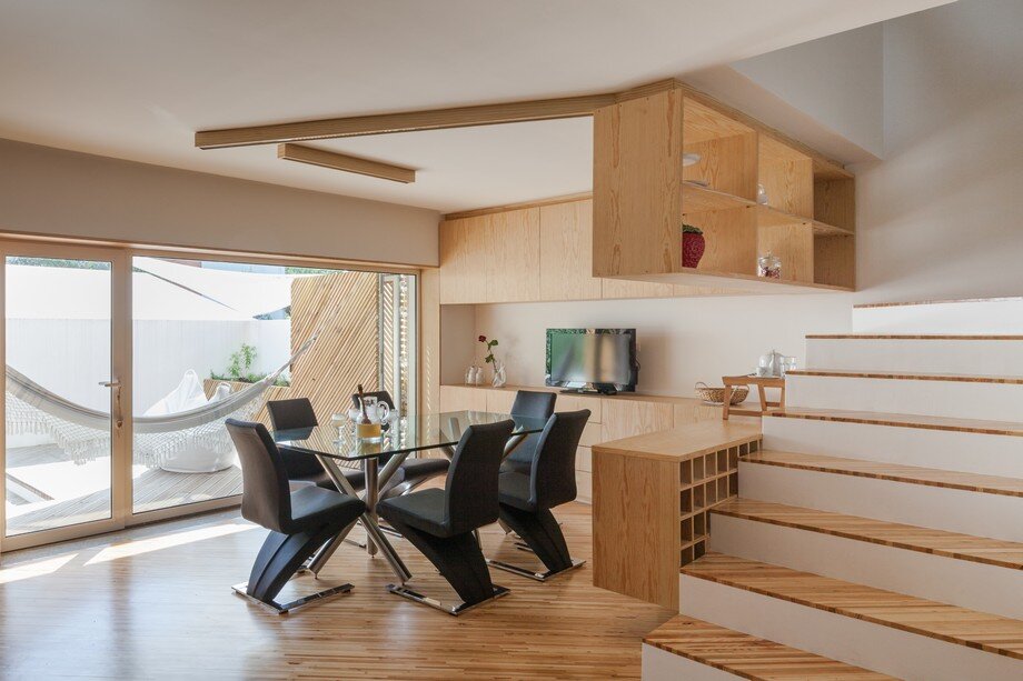 Architect Ernesto Pereira transforms an old house into a nonconformist residence SilverWood House - HomeWorldDesign (8)