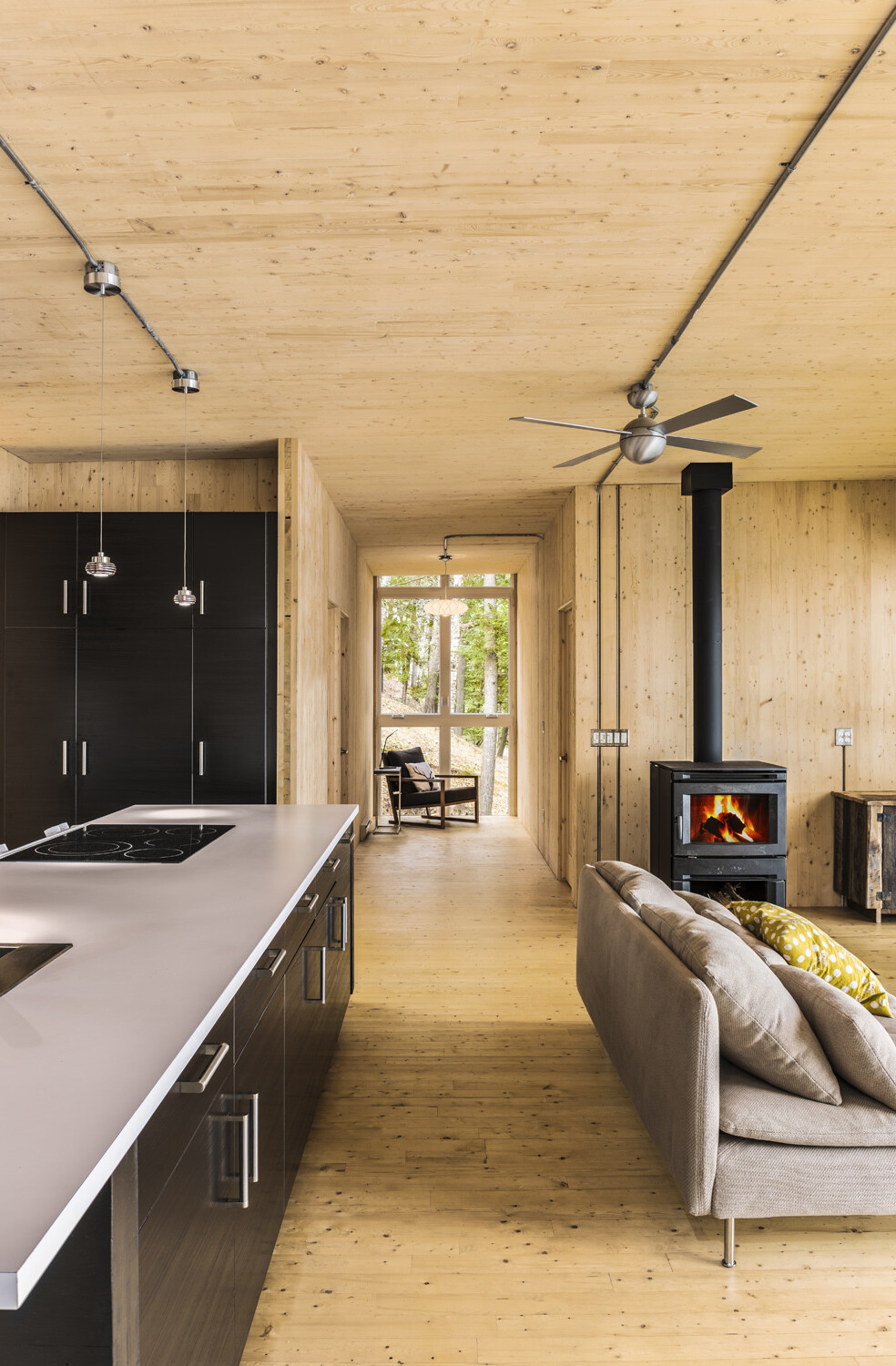 Cross Laminated Timber Cottage by Kariouk Associates - HomeWorldDesign (7)