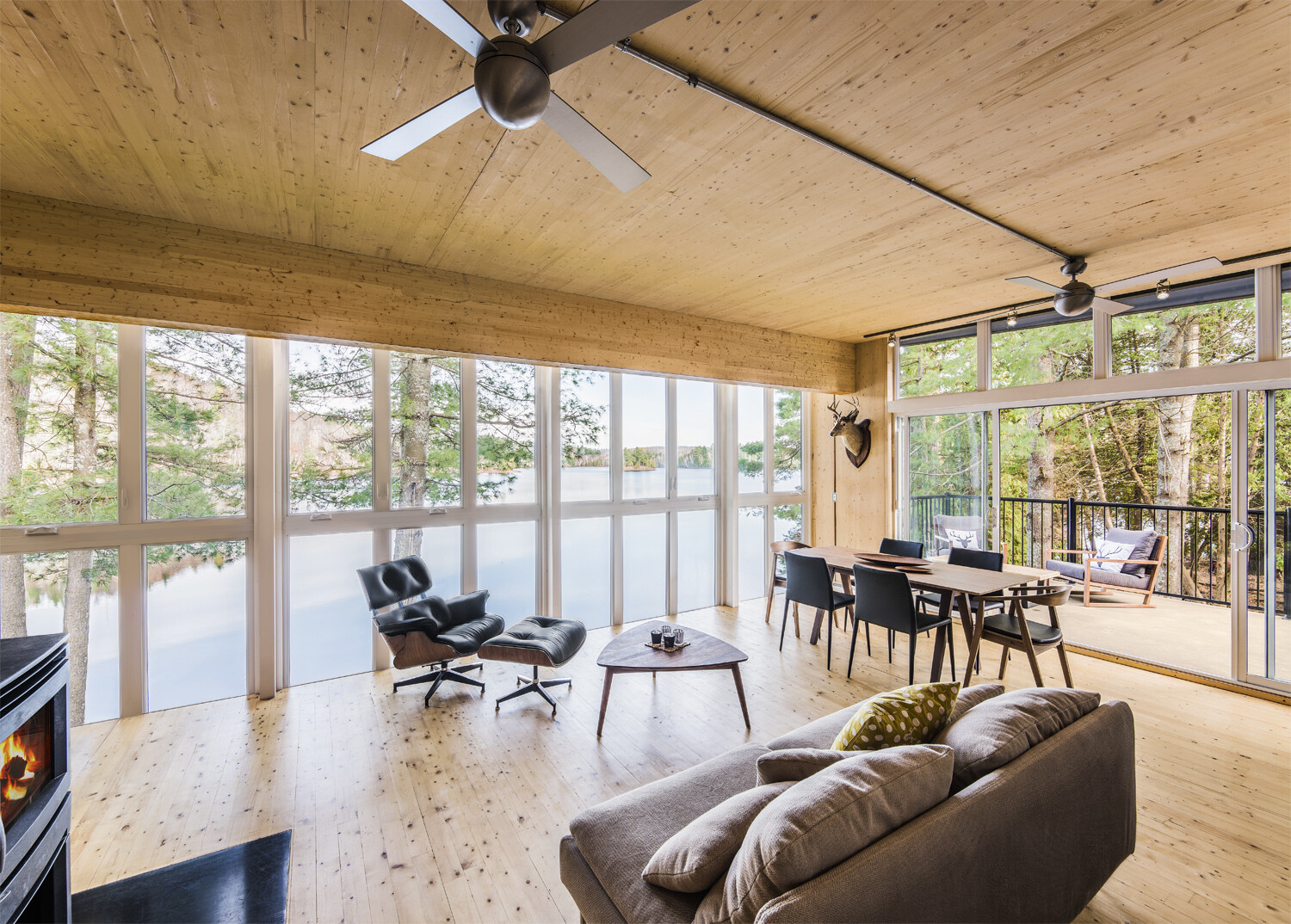 Cross Laminated Timber Cottage by Kariouk Associates - HomeWorldDesign (8)
