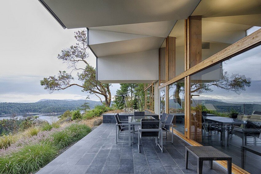 Ridge House retreat with large folding roof form - Simcic Uhrich Architects - HomeWorldDesign (5)