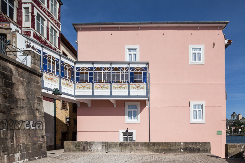 River House rehabilitation of traditional Portuguese architecture - HomeWorldDesign (6)