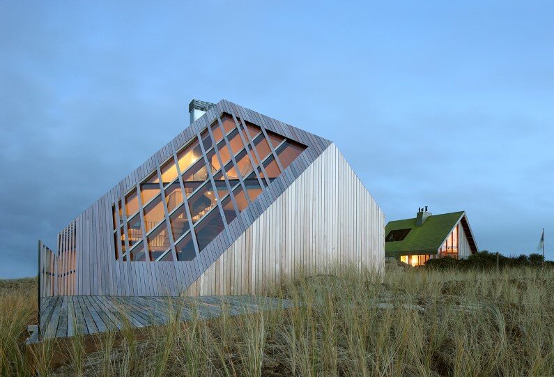 Dune House inspired by sand dunes of Terschelling Island (1)