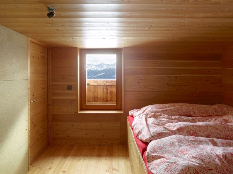 small cottage in Anzere, Switzerland - bedroom