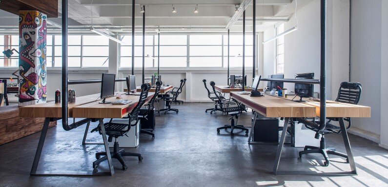 Industrial style workspace designed by architect Roy David (1)