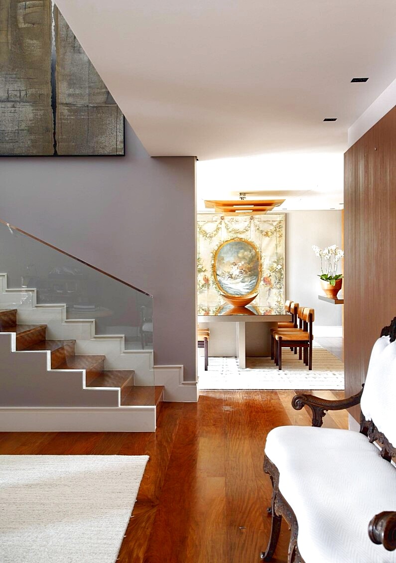 Minimalist interior with a rigorous aesthetic PV House , Brasil