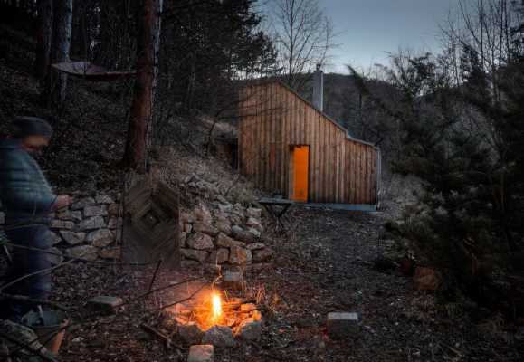 Recreation Place in the Woods: Tom’s Hut