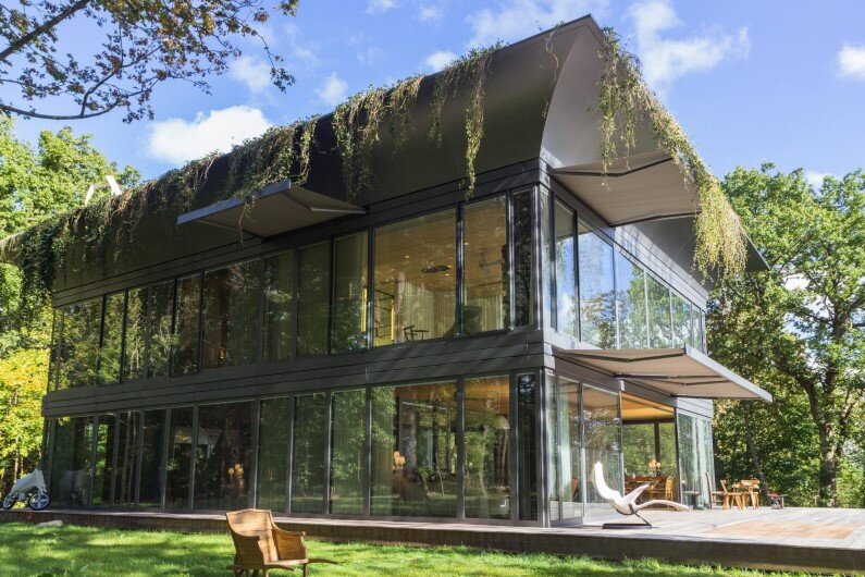 Collection of Prefabricated Homes with High Eco-Technology Systems