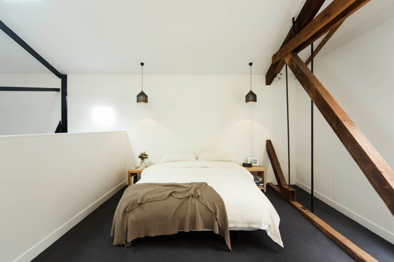 Warehouse transformed into a bright house - Regent Street Warehouse - Bedroom design