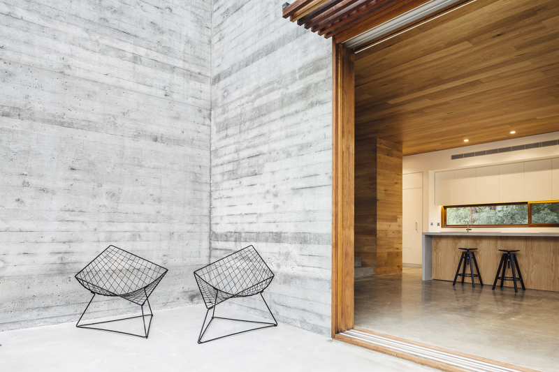 Wood and concrete -Invermay House