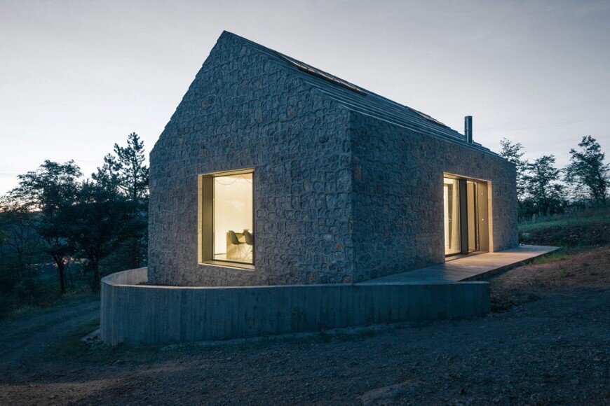 Compact Karst house redefinition of a traditional stony house (12)