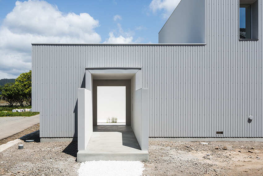 Courtyard House gives an impressive and fresh feel - FORM Kouichi Kimura Architects (5)