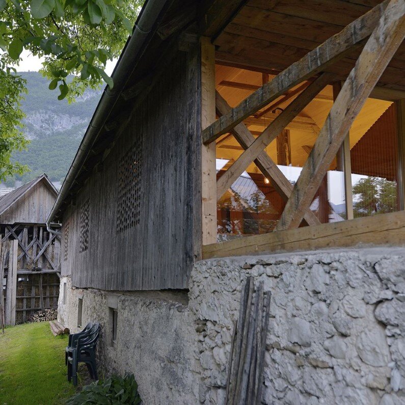 Old Alpine Barn revitalized by converting into a loft apartment (11)