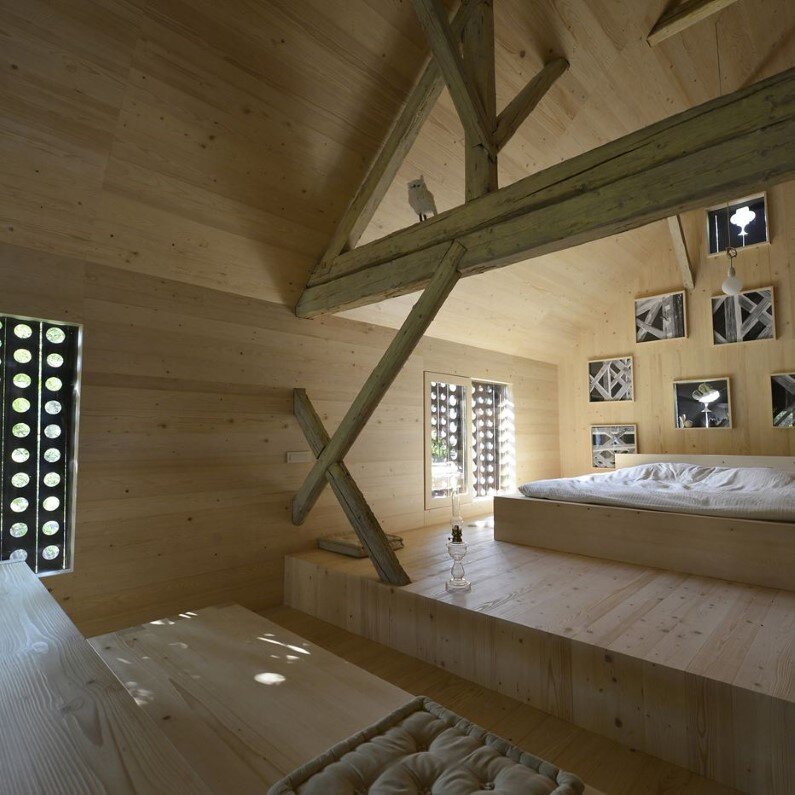 Old Alpine Barn revitalized by converting into a loft apartment (7)