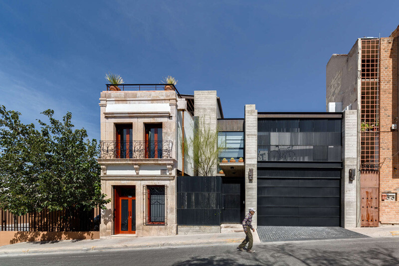 Old building transformed into a contemporary residence - Chihuahua, Mexico (1)