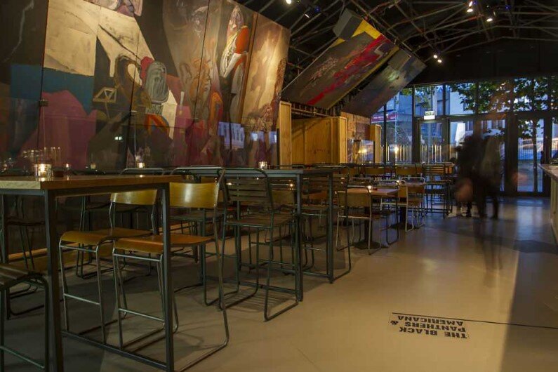 Topolski Bar celebrates the art of Feliks Topolski by B3 Designers (10)