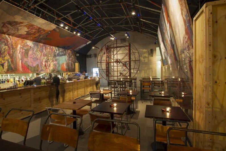 Topolski Bar celebrates the art of Feliks Topolski by B3 Designers (3)