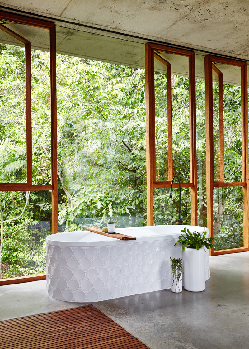 Tropical home nestled amongst treetops in Queensland - Jesse Bennett and Anne-Marie Campagnolo (11)