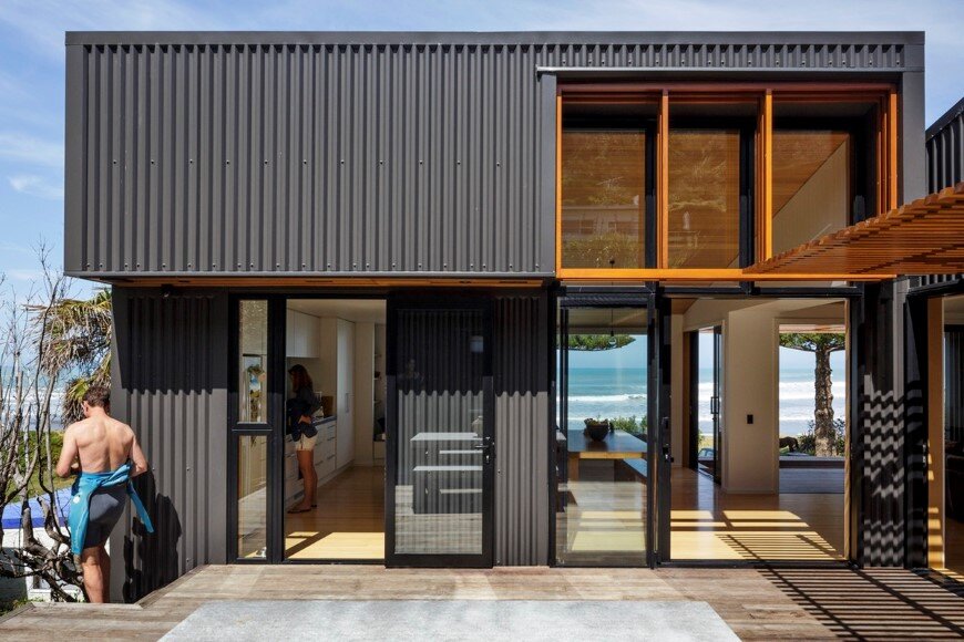 offSET Shed House is a beach house with a large opening to the sea (10)