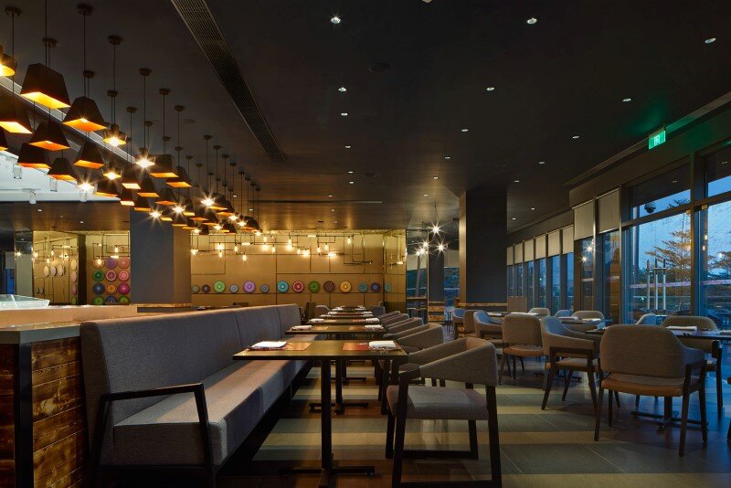 Aloft boutique hotel has a bold and elegant new identity in China (1)
