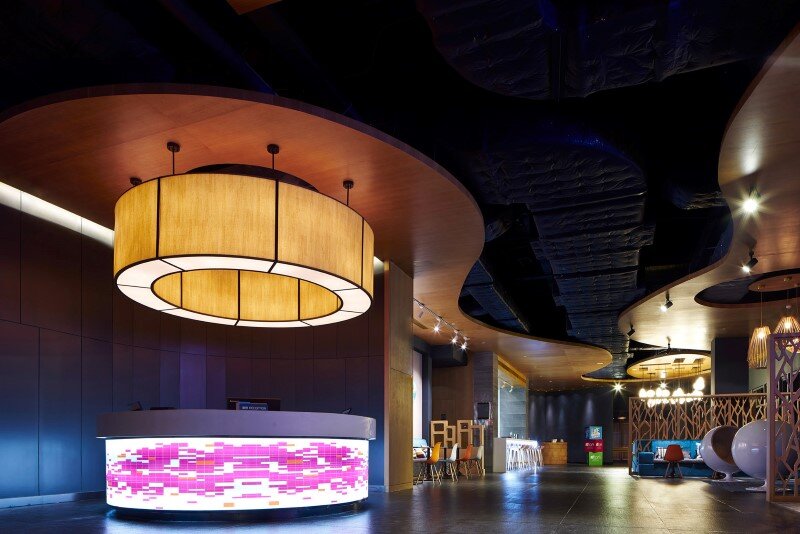 Aloft boutique hotel has a bold and elegant new identity in China (14)